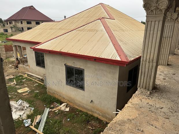 7bdrm Block of Flats in Tech Apromase, Kumasi Metropolitan for sale photo 9