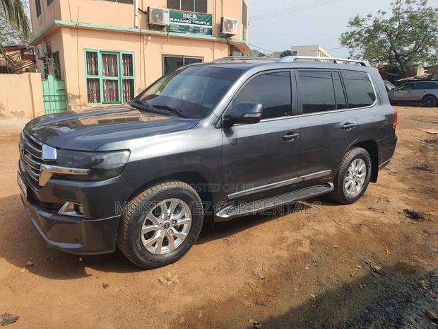 Car Rentals Affordable Prices for Programme and Leisure Trip · Photo 4