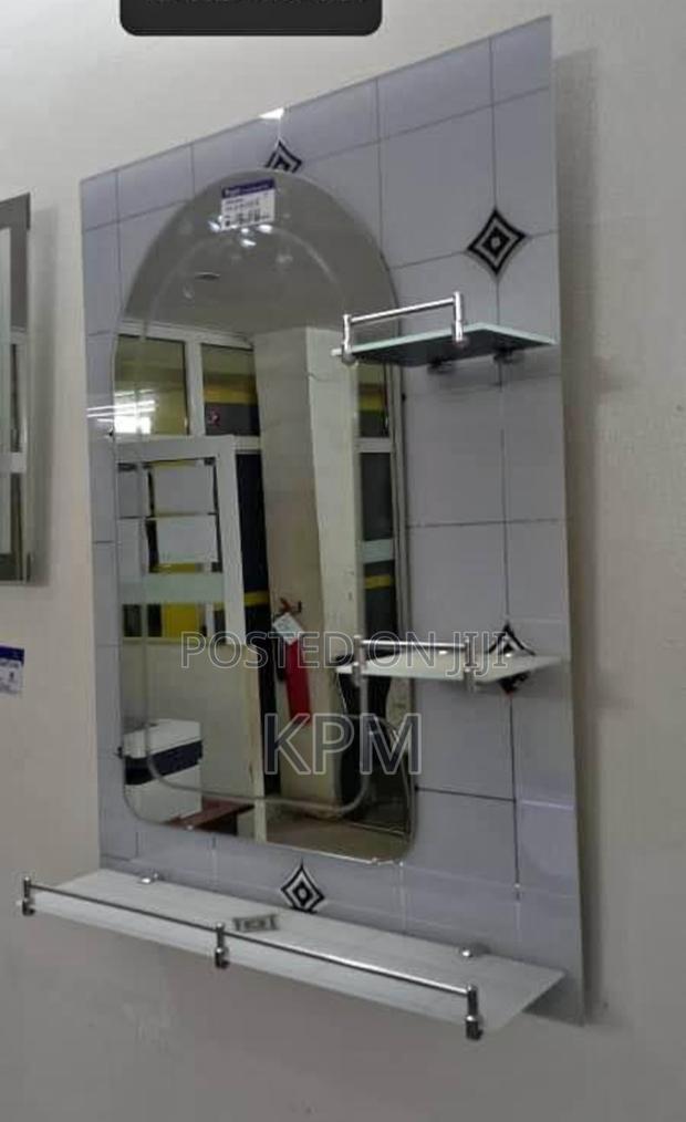 Heavy Mirror With 3 Shelf · Photo 4