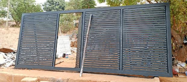 U Transparent Metal Gate
