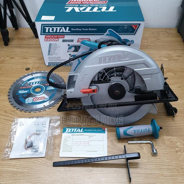 Total Circular Saw 9" 2200W · Photo 2