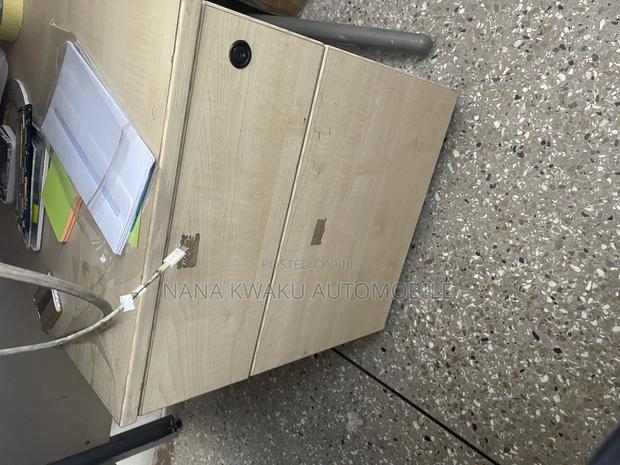 Executive Office Table With Drawer Locker photo 3