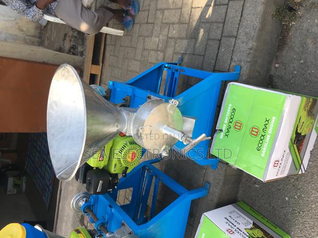 Commercial Pepper Grinder Machine · Photo 2