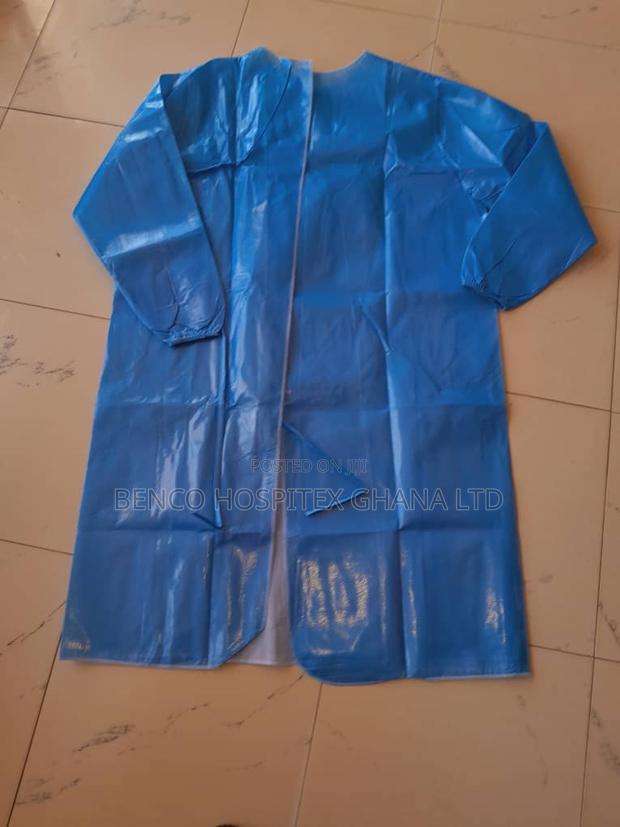 Disposable Gown · Photo 3