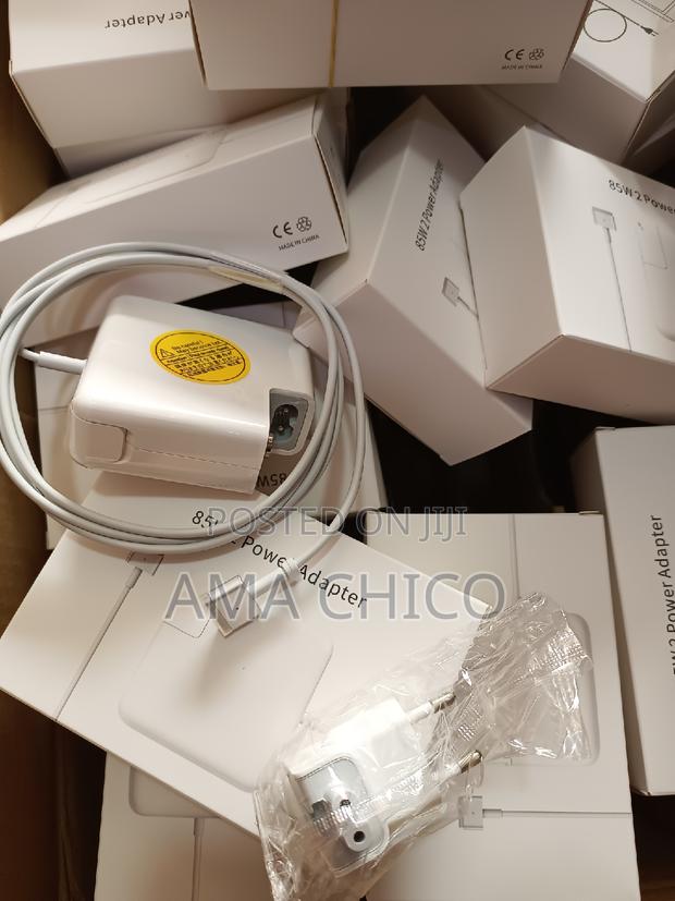 Macbook Charger · Photo 4