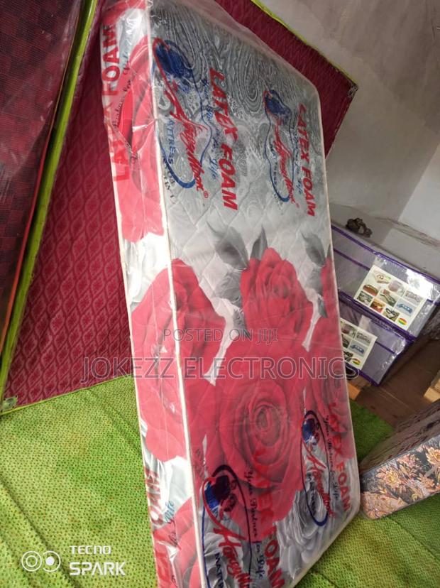 Latex Foam Mattress 8" Medium photo 2