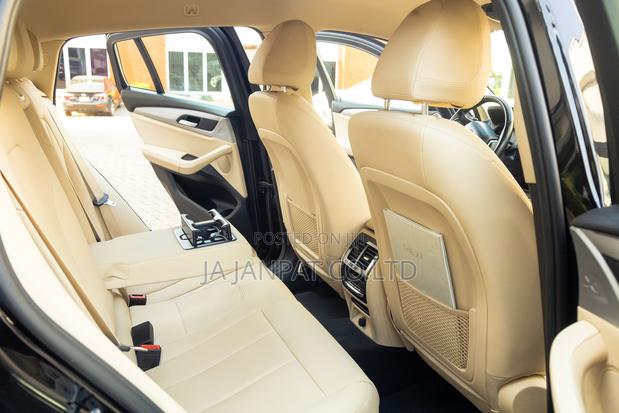 BMW X4 2021 Black photo 9