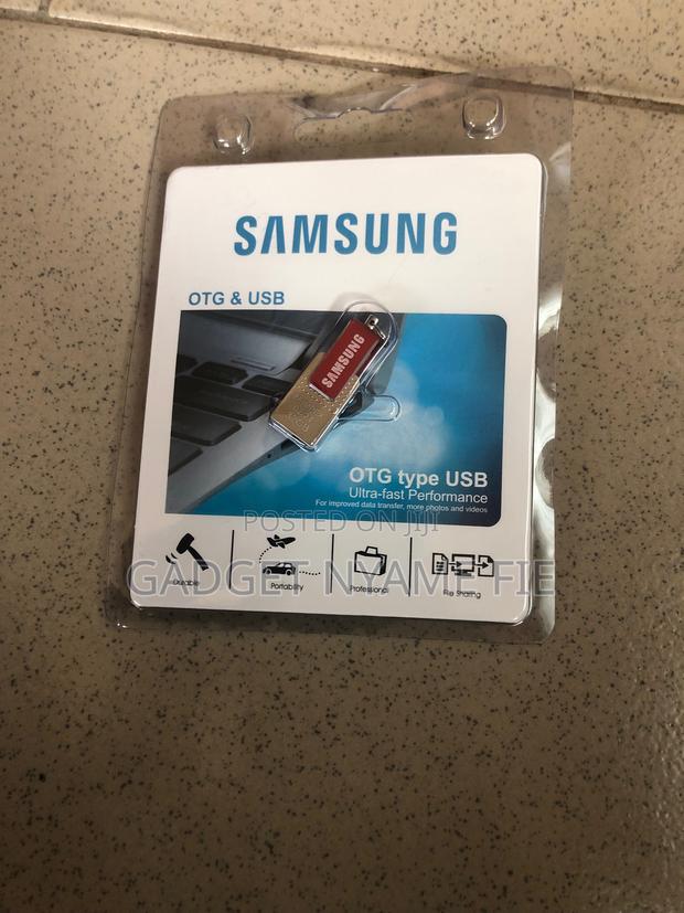32GB Samsung Pen-Drive · Photo 3