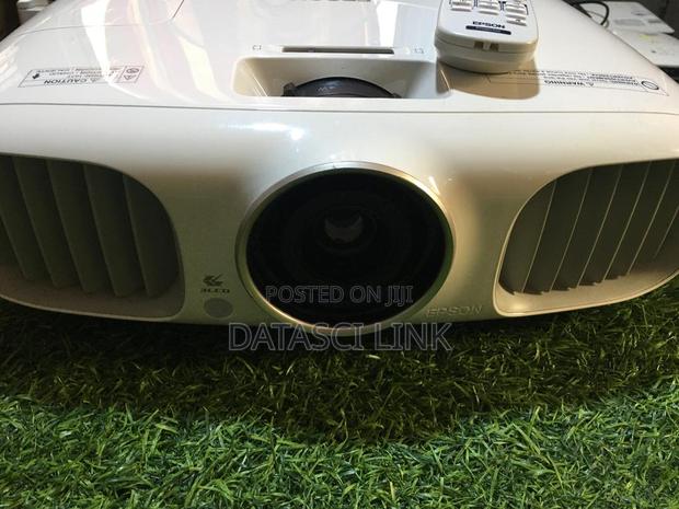 Epson Home Theater Projector photo 2