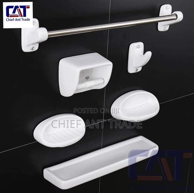 Bathroom Accessories Set - White · Photo 2