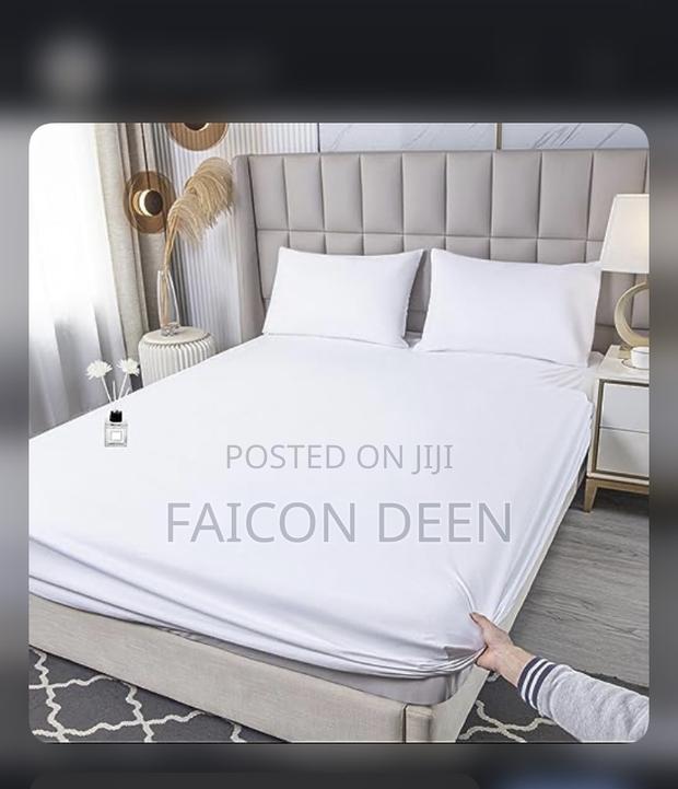 Cotton Luxurious 1fitted,1flat Bedsheets With 4 Pillow Cases · Photo 1