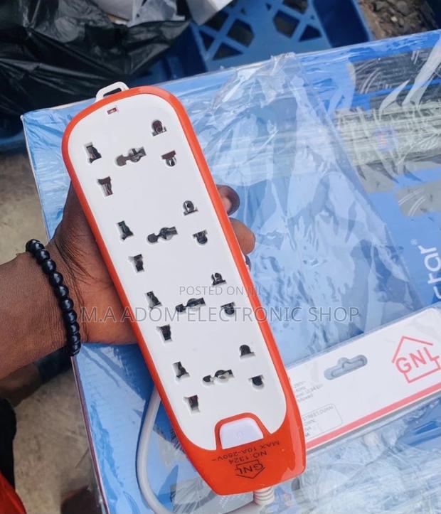 Classic Design 4 Socket Extension Board. · Photo 2