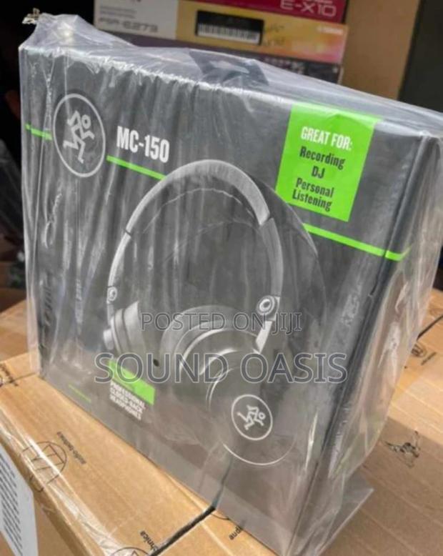 Mackie MC-150 Professional Closed-Back Headphones · Photo 4