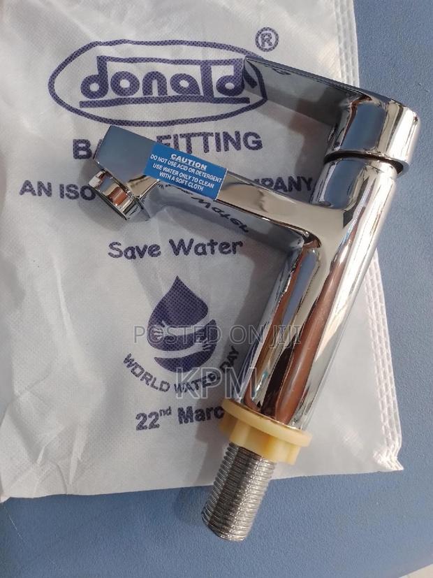 Original Donald Wash-Hand Basin Tap Lifted · Photo 3