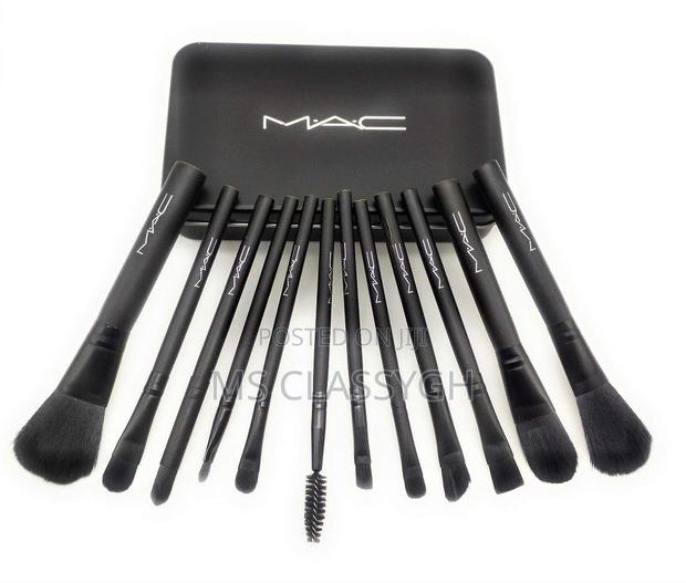M.A.C Cosmetic Makeup Brush Set - 12 PCS (Pack of 12) · Photo 2