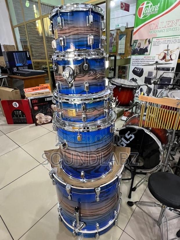 TAMA Maple Custom 5-Piece Complete Drumset · Photo 2
