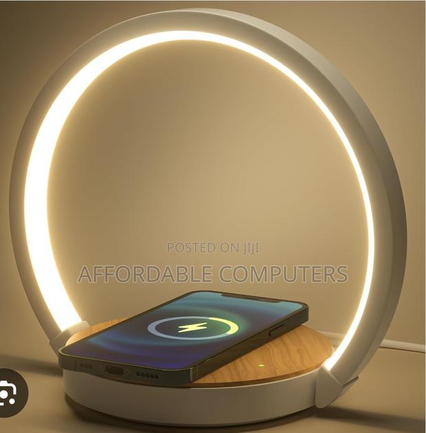Wireless Charger Desk Lamp · Photo 3