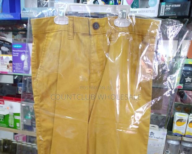 OSHKOSH B'gosh 12month Shorts · Photo 2