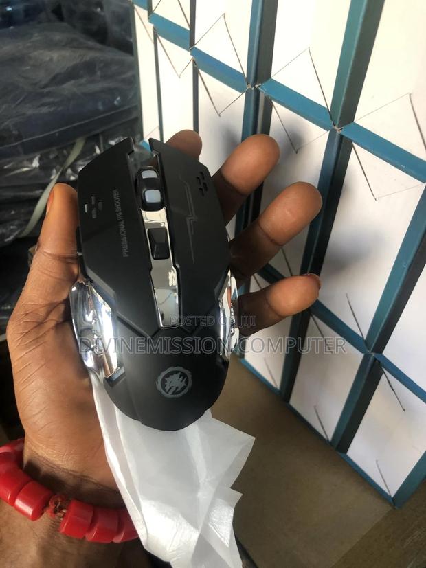 Cool Lightening Effect Bluetooth Gaming Mouse · Photo 4