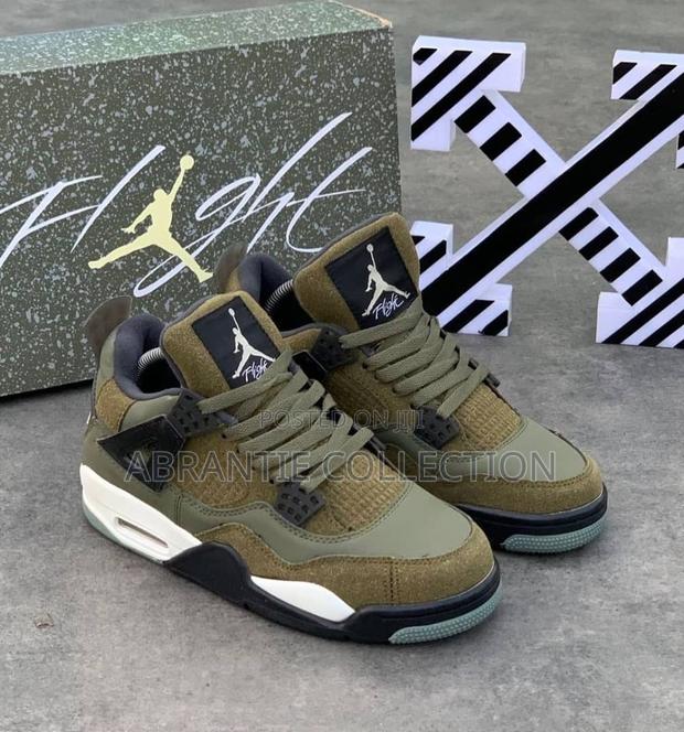Air Jordan Retro 4 SE Craft Olive · Photo 4