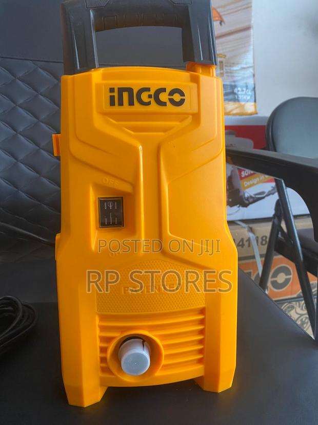 Pressure Washer 1200w · Photo 2