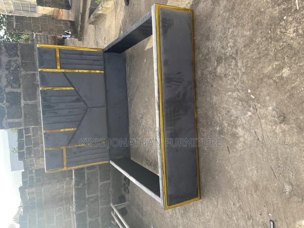 Classic Queen Size Bed Frame photo 2