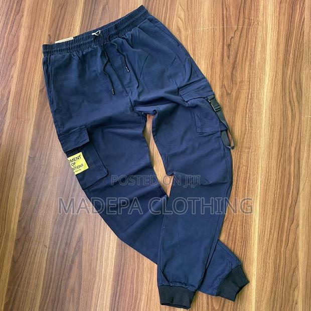 Quality Cargo Pants · Photo 4