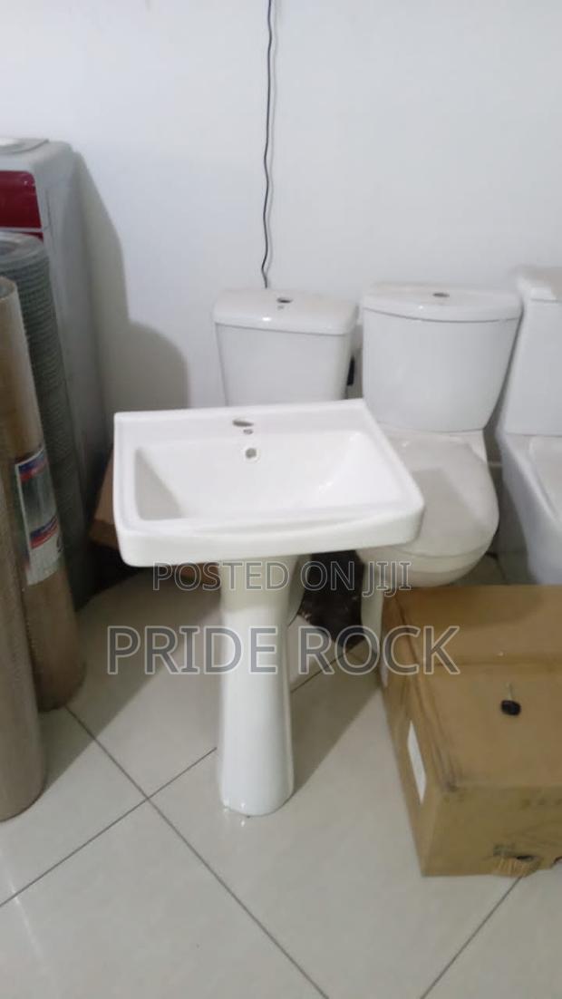 Small Wash Hand Basin With Tap Complete · Photo 4