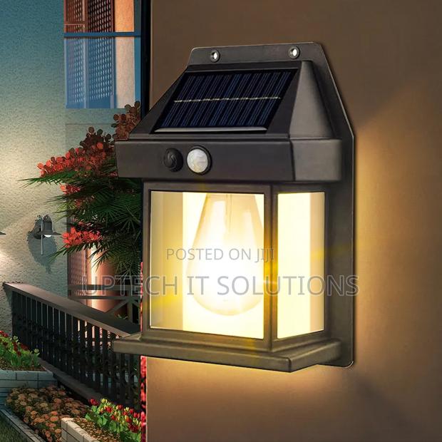 Outdoor Solar Lights · Photo 2
