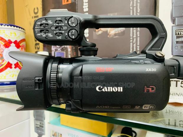 Quality Canon Xa30 Professional Handheld Video Camera. · Photo 2