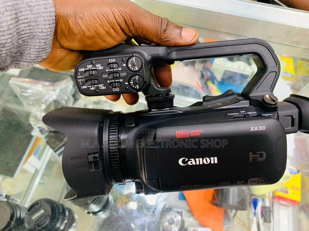 Lovely Design Canon Xa30 Professional Handheld Video Camera. · Photo 2