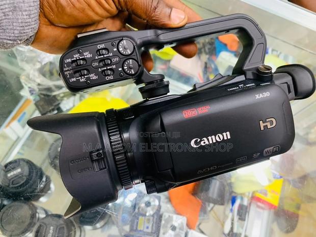 Brand New Canon Xa30 Professional Video Camera(Black). · Photo 2