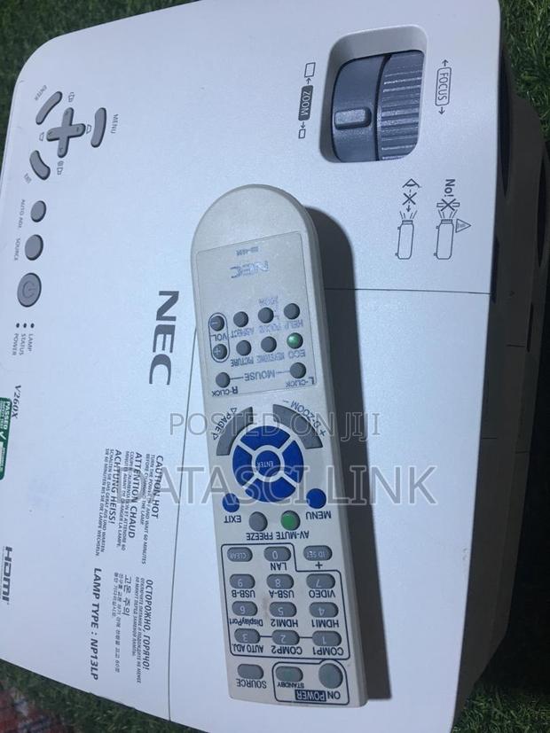 UK Pre-Owned Nec DLP Projector photo 2