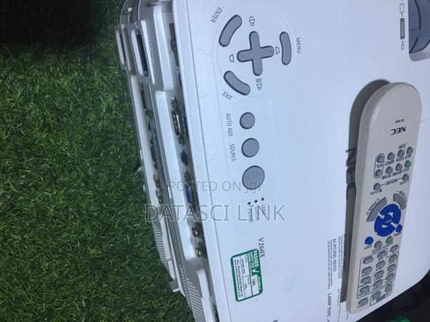 UK Pre-Owned Nec DLP Projector photo 3