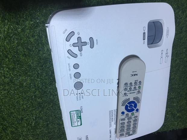 UK Pre-Owned Nec DLP Projector photo 4