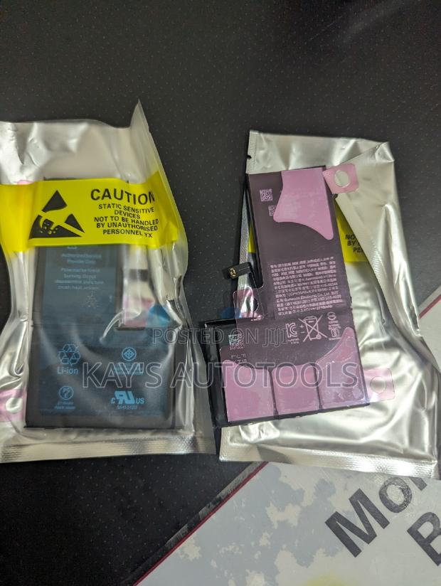 High Quality Apple iPhone X Battery · Photo 3