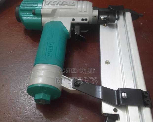 Total 2in1 Combo Brad Nailer · Photo 3