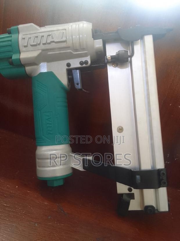 Total 2in1 Combo Brad Nailer · Photo 4