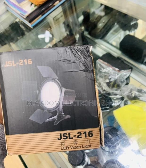 Durable and Affordable JSL-216 Video/Photo Led Light. · Photo 2