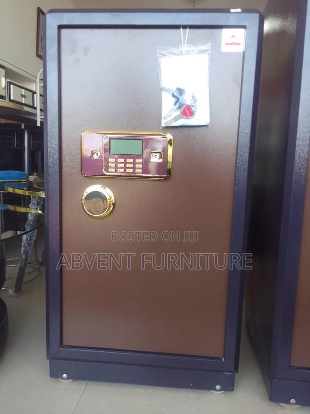 Fireproof Money Safe · Photo 3