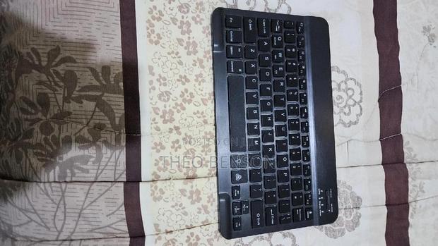 Wireless Bluetooth Keyboard photo 5
