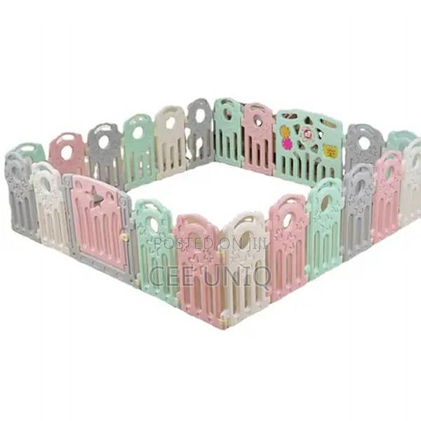Plastic Play Fence · Photo 3