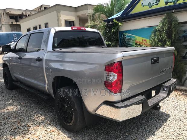 Toyota Tundra 2018 Silver