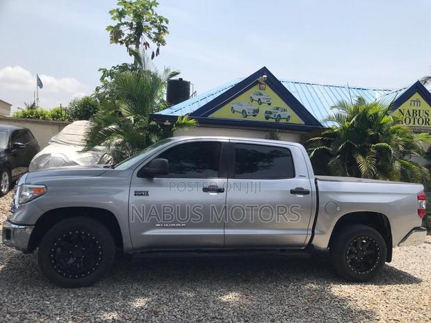Toyota Tundra 2018 Silver
