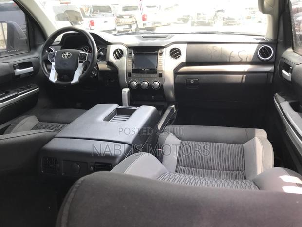 Toyota Tundra 2018 Silver