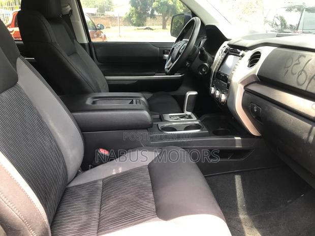 Toyota Tundra 2018 Silver