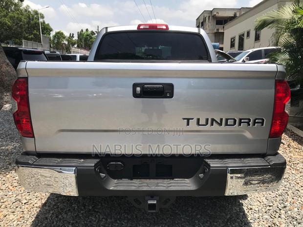 Toyota Tundra 2018 Silver