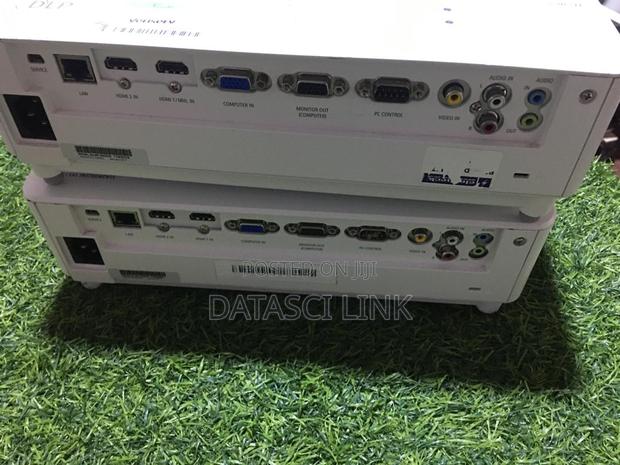 Ultra High UK Pre Owned NEC PROJECTOR photo 3