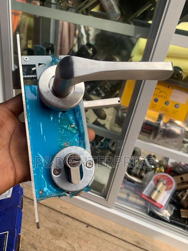 Quality Door Lock With Separate Handle · Photo 2