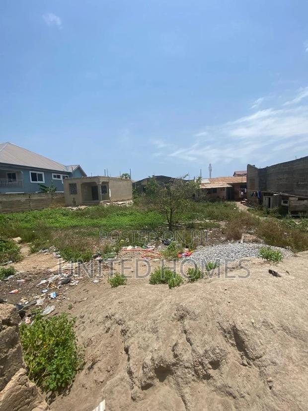 2 Plot With Old House for Sale at Kwashieman Traffic · Photo 3
